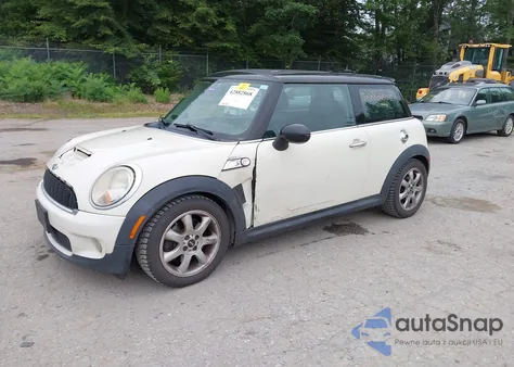 2010 Mini Cooper S z USA, uszkodzony, nr VIN WMWMF7C50ATX42847